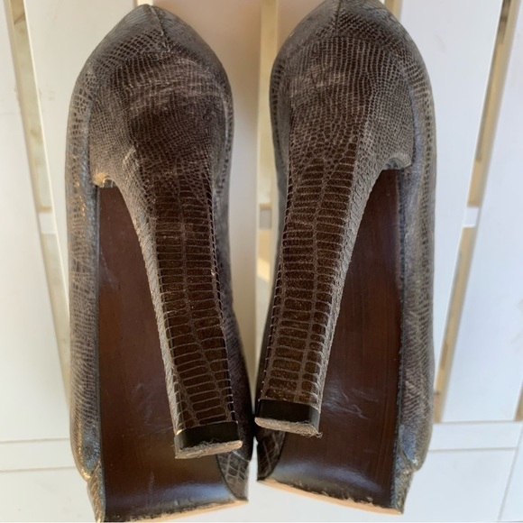 Stuart Weitzman Sadie 7.5 M Gray Snakeskin Peep Toe Platform Pump Stiletto Heels - Picture 12 of 12